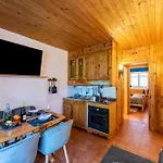 Chaberton Romantic Retreat In Out - Happy Клавире