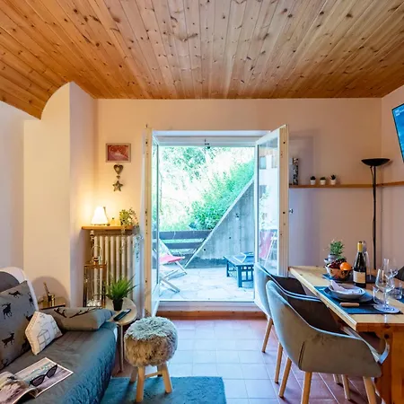 Chaberton Romantic Retreat In Out - Happy *