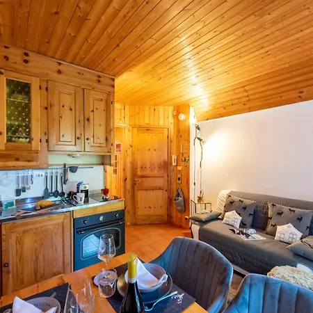Apartment Chaberton Romantic Retreat In Out - Happy