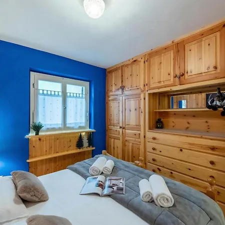 Chaberton Romantic Retreat In Out - Happy *